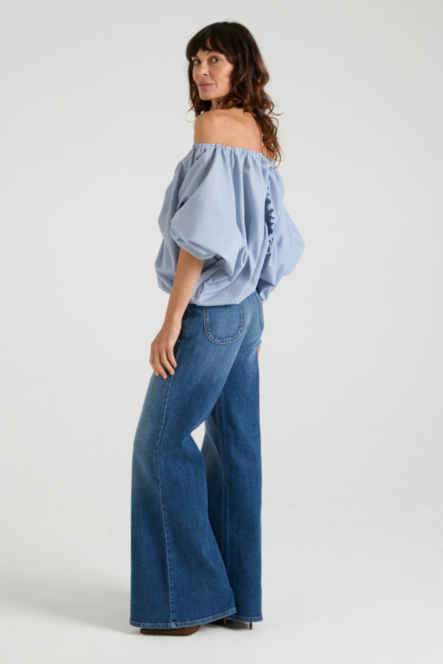 Hilary The Curved Pocket Flare | Vanity [Blue Denim]