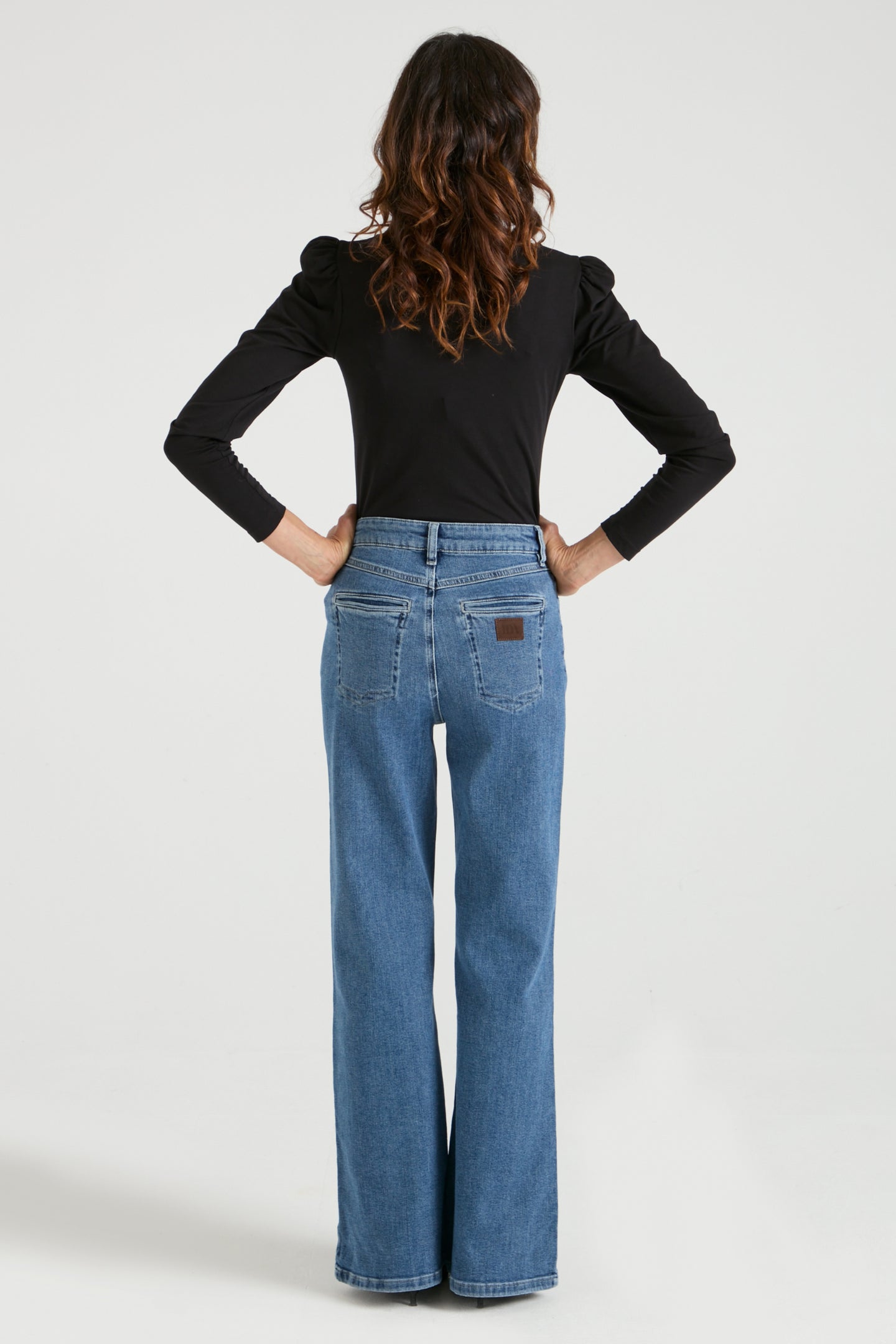 The Elspeth Top The Square Neck Puff Tee | Noir [Black]