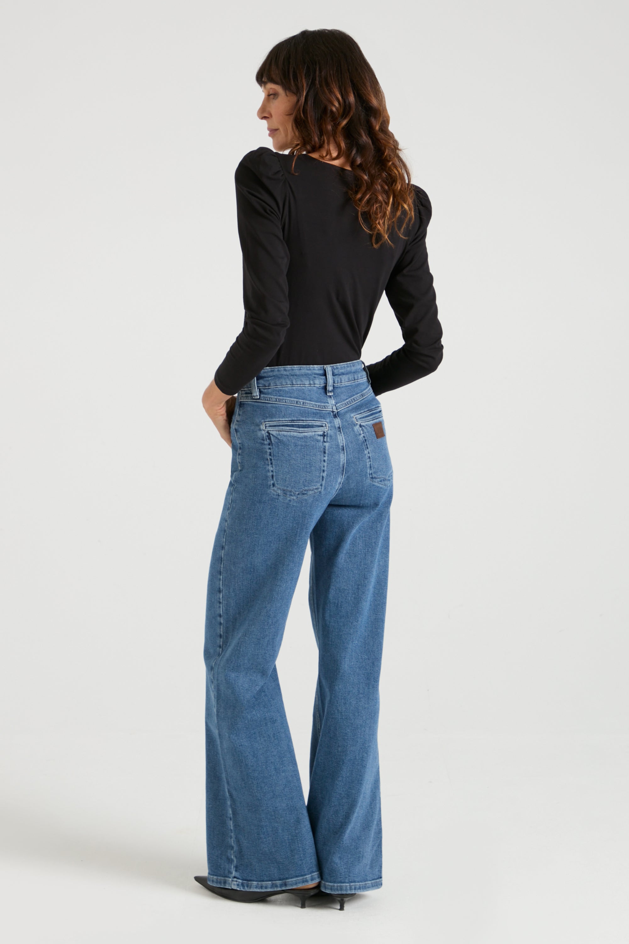 The Elspeth Top The Square Neck Puff Tee | Noir [Black]